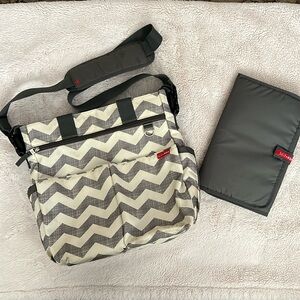 Skip Hop Duo Signature Diaper Bag - Chevron
